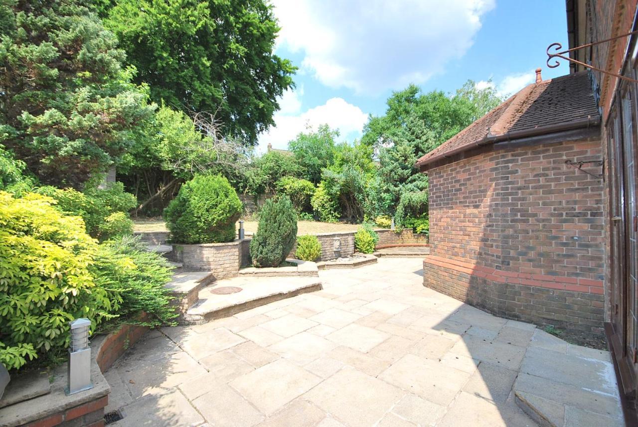 Entire And Exclusive Four Bed Detached VillaLostock エクステリア 写真